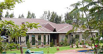 Bougainvillea Safari Lodge