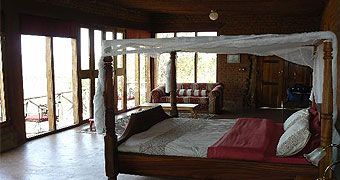 Boundary Hill Lodge