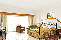Castle Royal Hotel