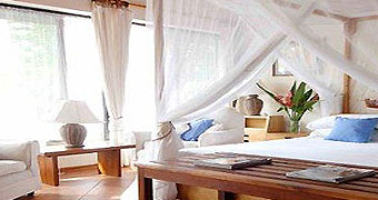 Flamboyant Beachfront House 