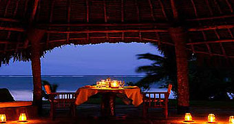 Flamboyant Beachfront House 