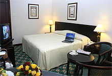 Jacaranda Hotel Nairobi Luxury Bedroom, Kenya 