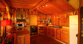 Oloika Cottage & Guest House 