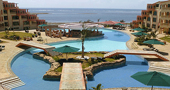 Pangoni Beach Resort 
