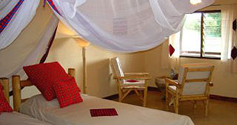 Red Elephant Safari Lodge