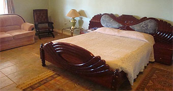 Rosebowl Resort Hotel