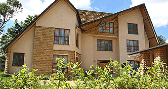 Sandalwood Waterfront Villa-Karen