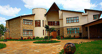 Sandalwood Waterfront Villa-Karen