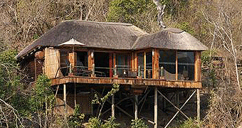 Serena Mivumo River Lodge