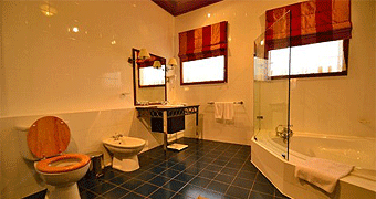 Sovereign Suites Hotel 