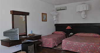 Travellers Beach Hotel 